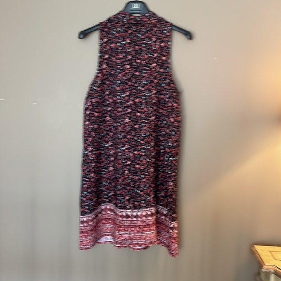 Floral printed tunic if someone is petite will fit like a dress black red white - Picture 2 of 2